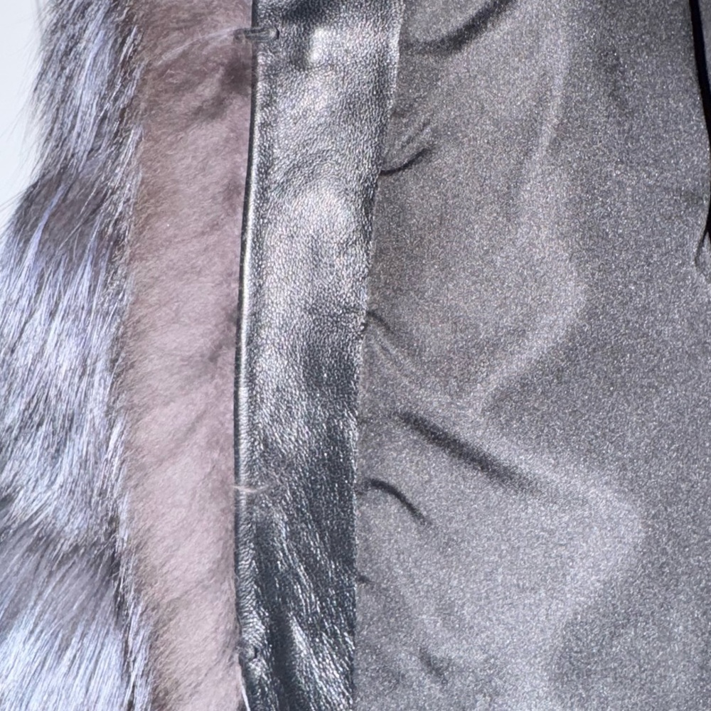 Elegant Gray Fox Fur Jacket - Picture 11 of 11